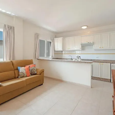 2 Urban Pulse: 80 M² De Vida San Isidro (Tenerife)